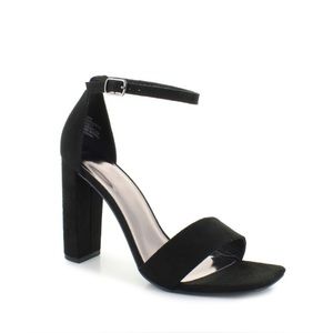 Chelsea Moreland Majestic Heels